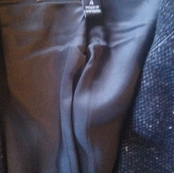 Jones New York warm stylish wool blazer w/satin inner lining - Picture 3 of 9